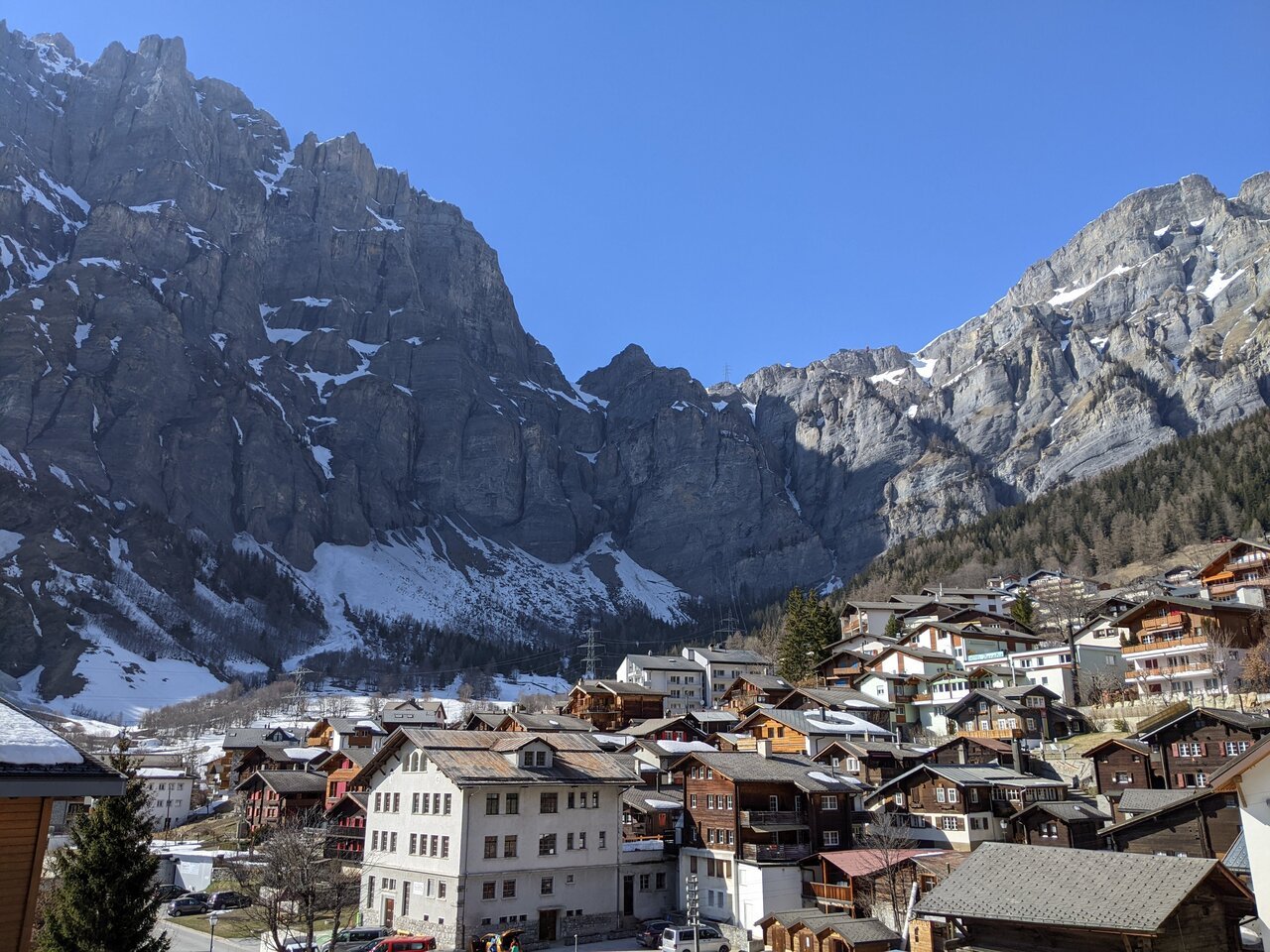 Leukerbad mit Gemmiwand